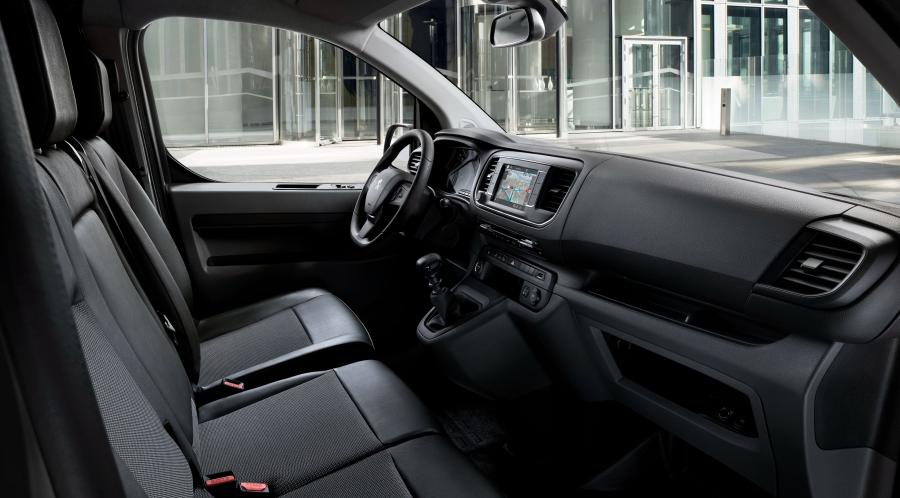 Торпедо Peugeot Expert 2016 года  (фото 39 из 48)